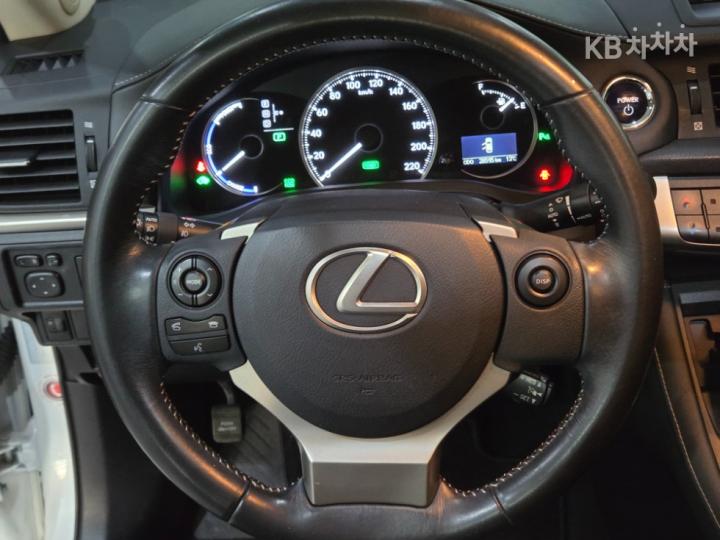 Lexus CT200h New CT 200h Supreme 10