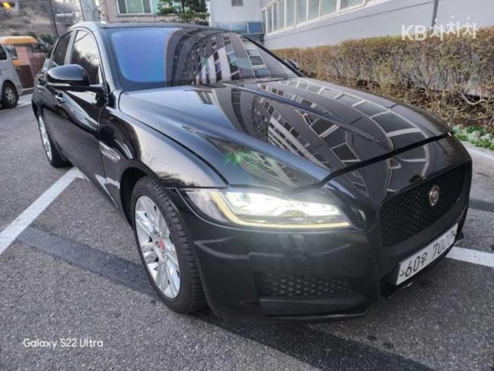 Jaguar XF 2.0d Portfolio 3