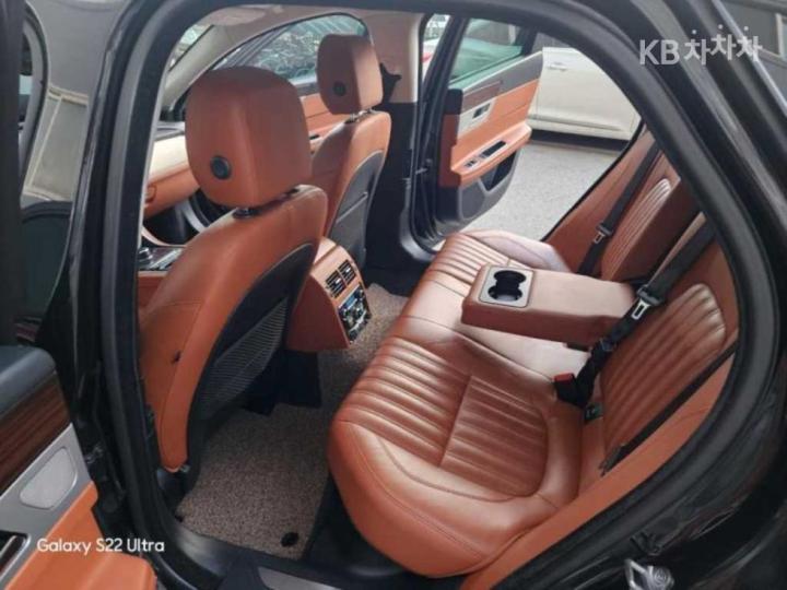 Jaguar XF 2.0d Portfolio 7