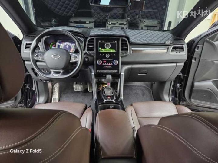 Renault QM6 2.0 LPe 2WD RE Signature 8