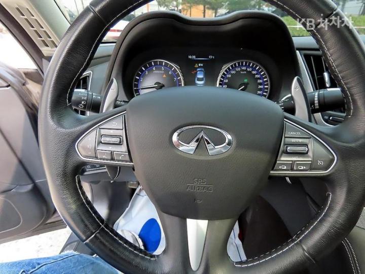 Infiniti Q50 3.5 S Hybrid Essence 9