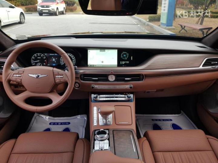 Genesis G90 5.0 GDi AWD Prestige 8