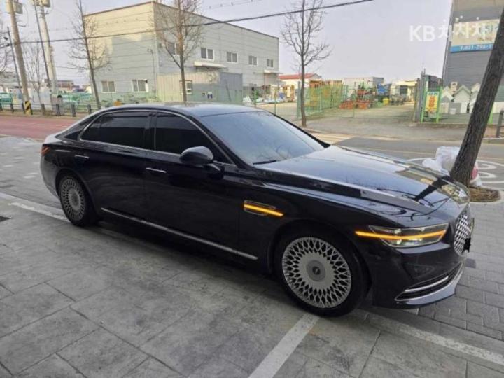 Genesis G90 3.3T GDi AWD Premium Luxury 4