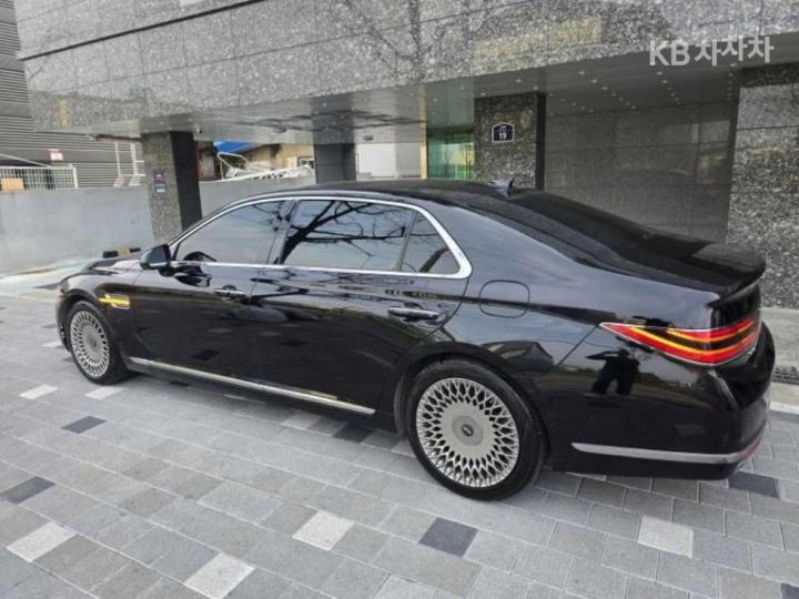 Genesis G90 3.3T GDi AWD Premium Luxury 7