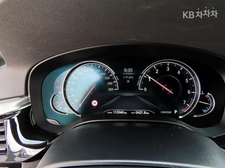 BMW 5 Series G30 530i xDrive M Sport 10