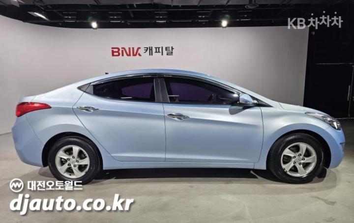 Hyundai Avante MD M16 GDi LUXURY 5