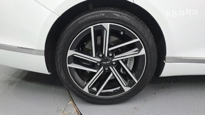 Genesis G80 RG3 2.5 T-GDi AWD 9