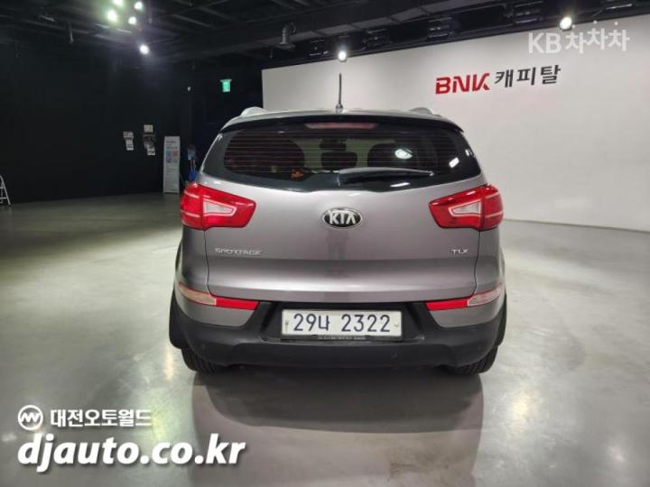 Kia Sportage R 2WD Diesel TLX Top Model 4