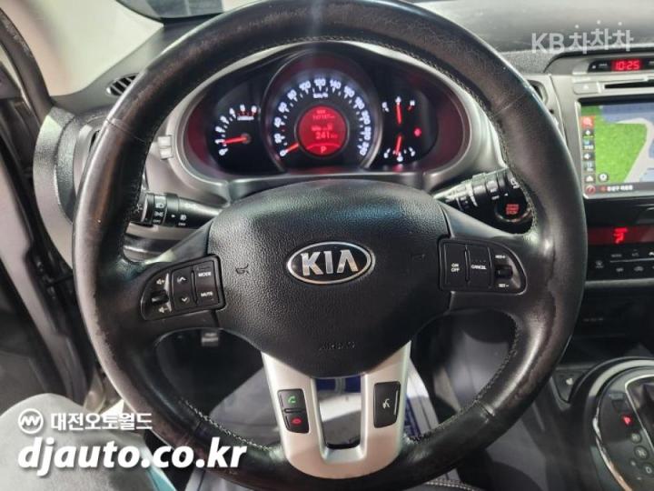 Kia Sportage R 2WD Diesel TLX Top Model 8