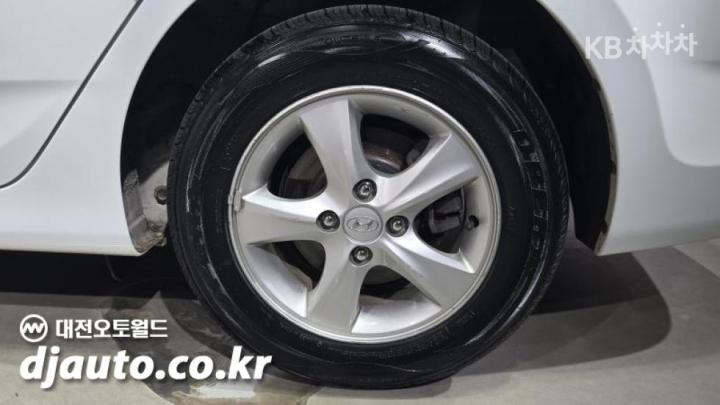 Hyundai Accent New 1.4 VVT Modern 6