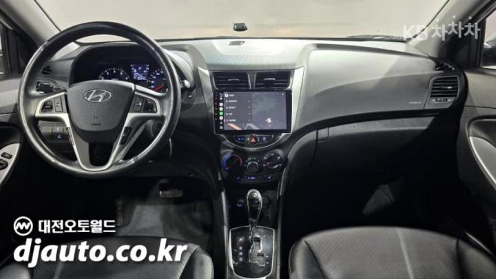 Hyundai Accent New 1.4 VVT Modern 8