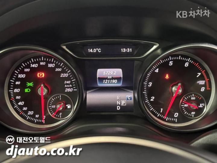 Mercedes-Benz GLA-Class X156 GLA220 Base Type 7