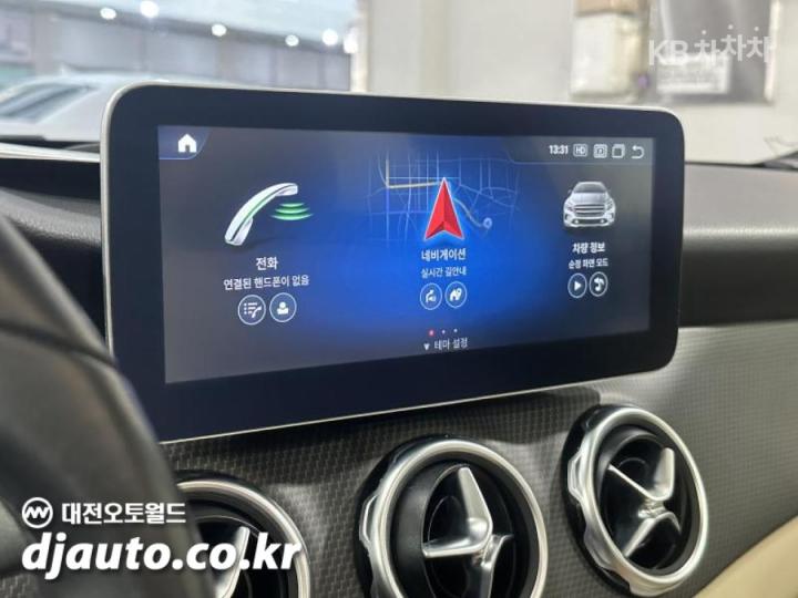 Mercedes-Benz GLA-Class X156 GLA220 Base Type 8