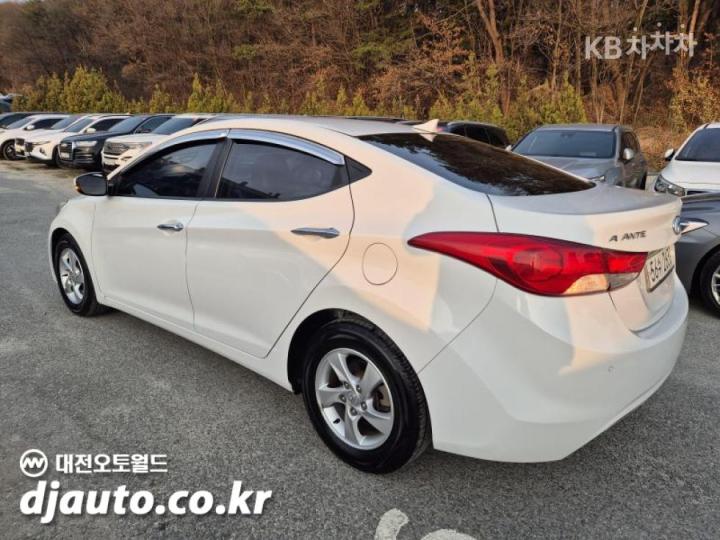 Hyundai Avante MD M16 GDi LUXURY 5