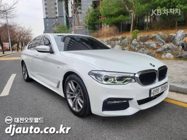 BMW 5 Series G30 520d M Sport Plus 4