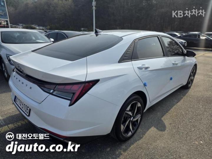 Hyundai Avante CN7 1.6 Gasoline Modern 5