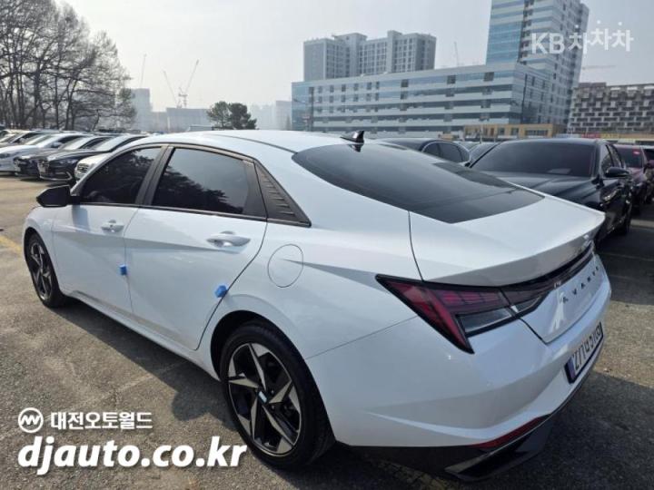 Hyundai Avante CN7 1.6 Gasoline Modern 6