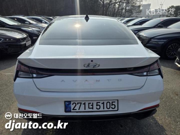 Hyundai Avante CN7 1.6 Gasoline Modern 7