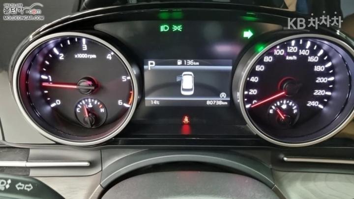 Kia Carnival D2.2 Prestige 6