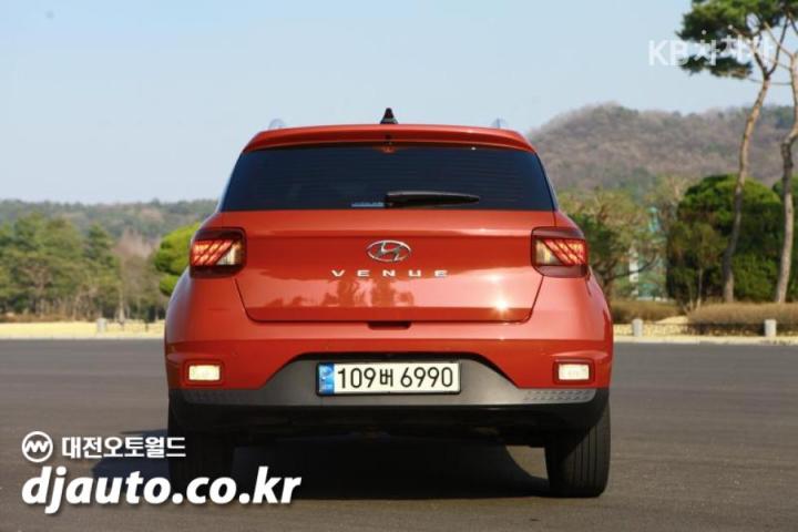 Hyundai Venue Gasoline 1.6 FLUX 4