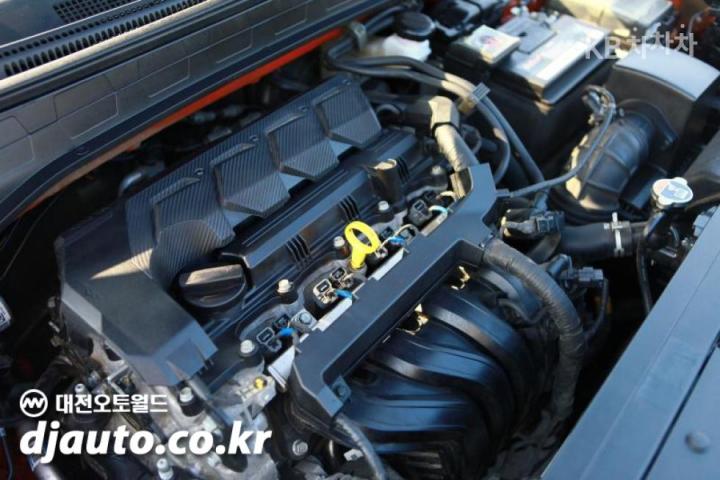Hyundai Venue Gasoline 1.6 FLUX 9