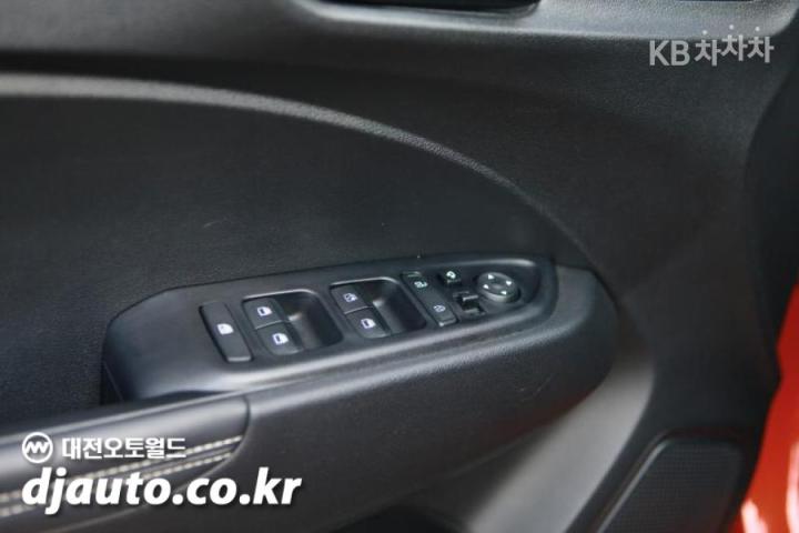 Hyundai Venue Gasoline 1.6 FLUX 10