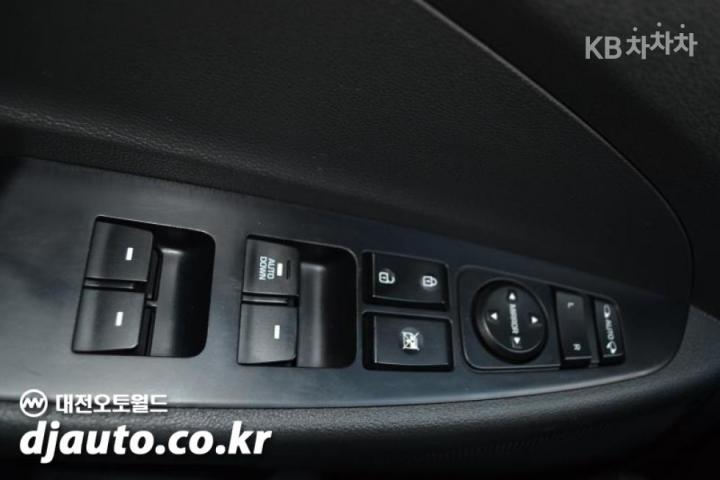 Hyundai Tucson Diesel e-VGT R 2.0 2WD Smart 9