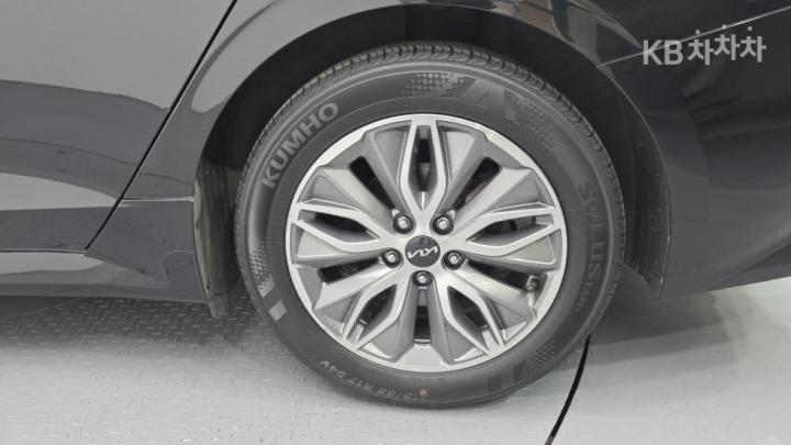 Kia K5 Hybrid 2.0 HEV Noblesse 8