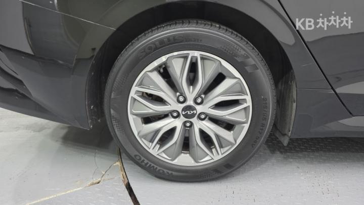 Kia K5 Hybrid 2.0 HEV Noblesse 9