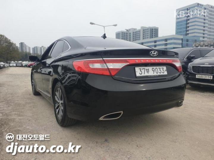 Hyundai Grandeur HG HG240 Luxury 7
