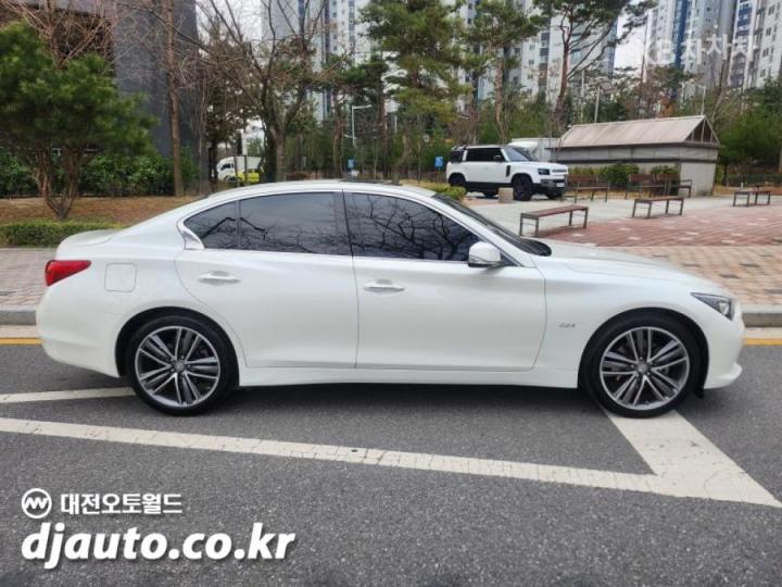 Infiniti Q50 2.2d Premium 5