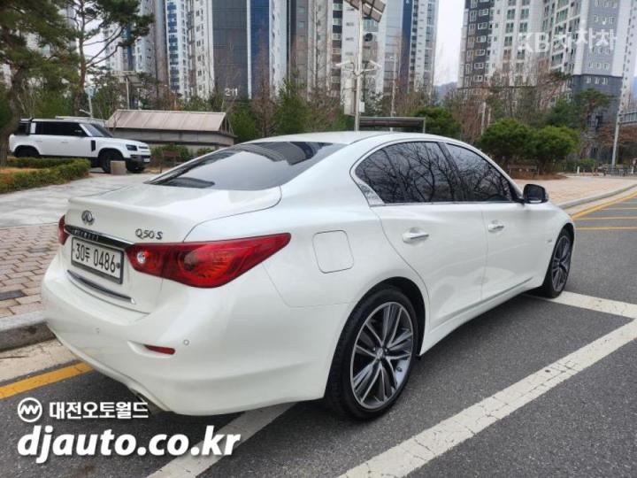 Infiniti Q50 2.2d Premium 6