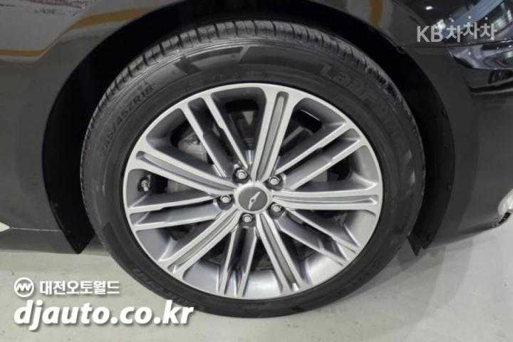 Genesis G80 3.3 GDI AWD Luxury 6