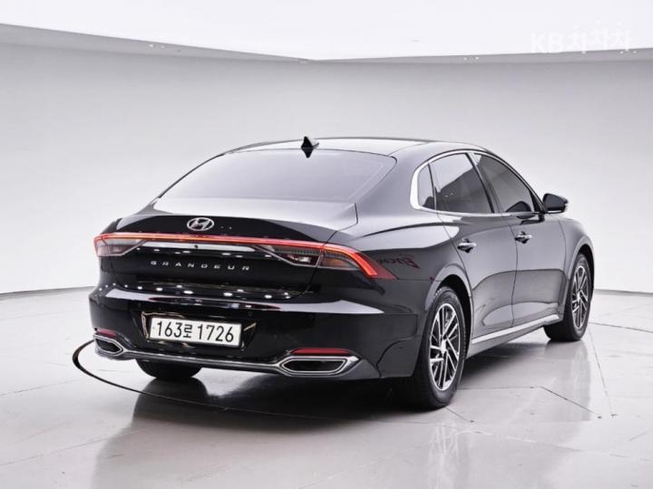 Hyundai Grandeur LPi 3.0 Premium 4