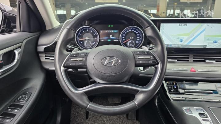 Hyundai Grandeur LPi 3.0 Premium 7