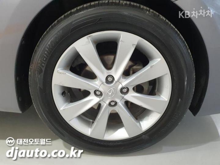 Hyundai Accent New 1.6 VGT Modern 8