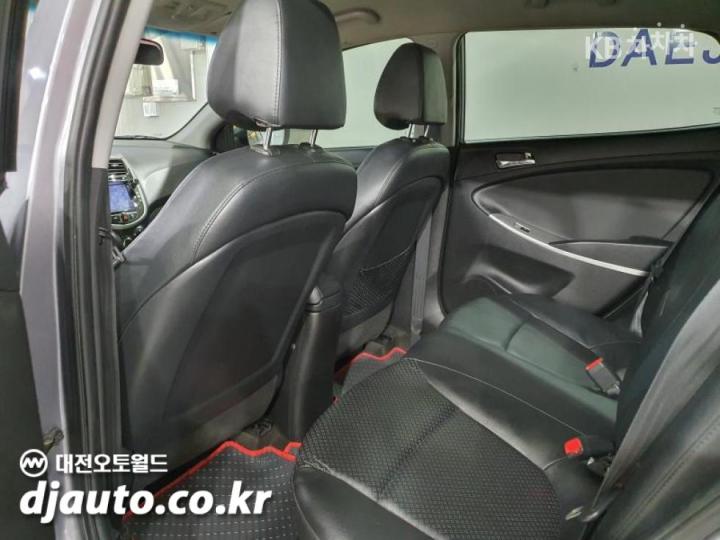 Hyundai Accent New 1.6 VGT Modern 9