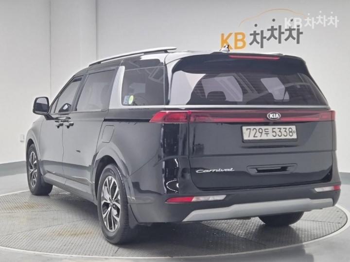 Kia Carnival D2.2 Prestige 3