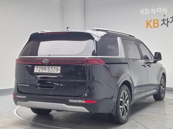 Kia Carnival D2.2 Prestige 4