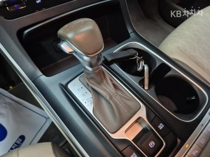 Kia Carnival D2.2 Prestige 9