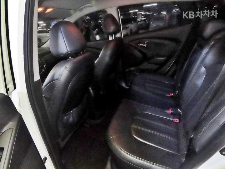 Hyundai Tucson ix Diesel 2WD X20 Luxury 8