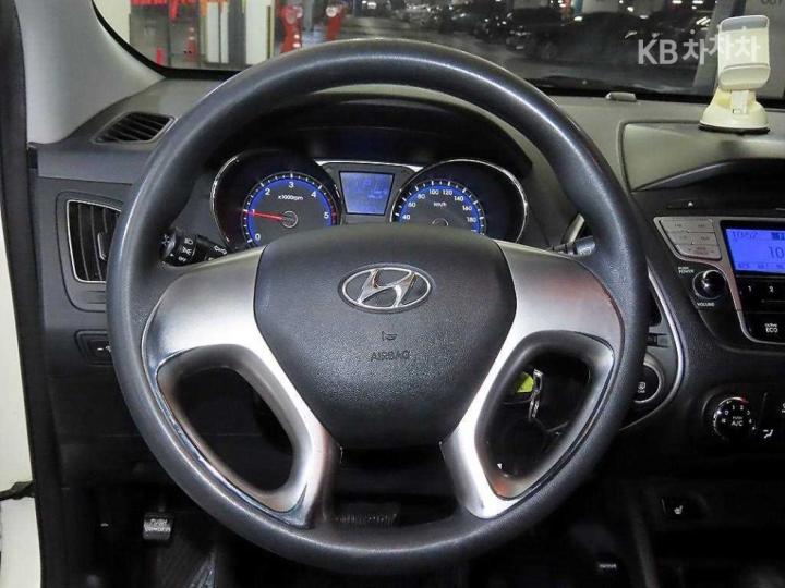 Hyundai Tucson ix Diesel 2WD X20 Luxury 9