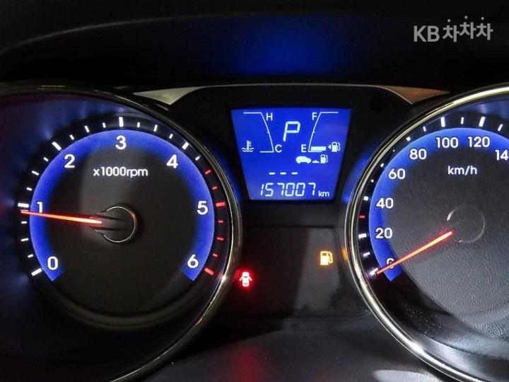 Hyundai Tucson ix Diesel 2WD X20 Luxury 10