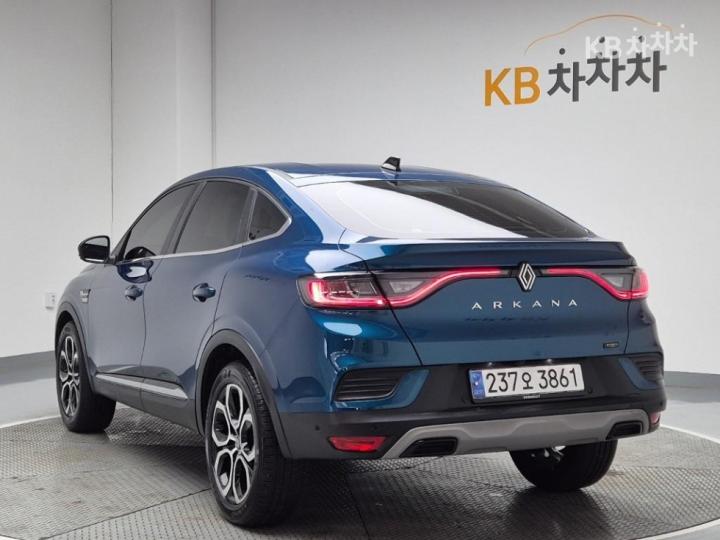 Renault Arkana E-Tech Hybrid 1.6 GTe Iconic 3