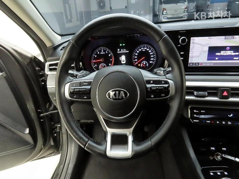 2021 - kia k5