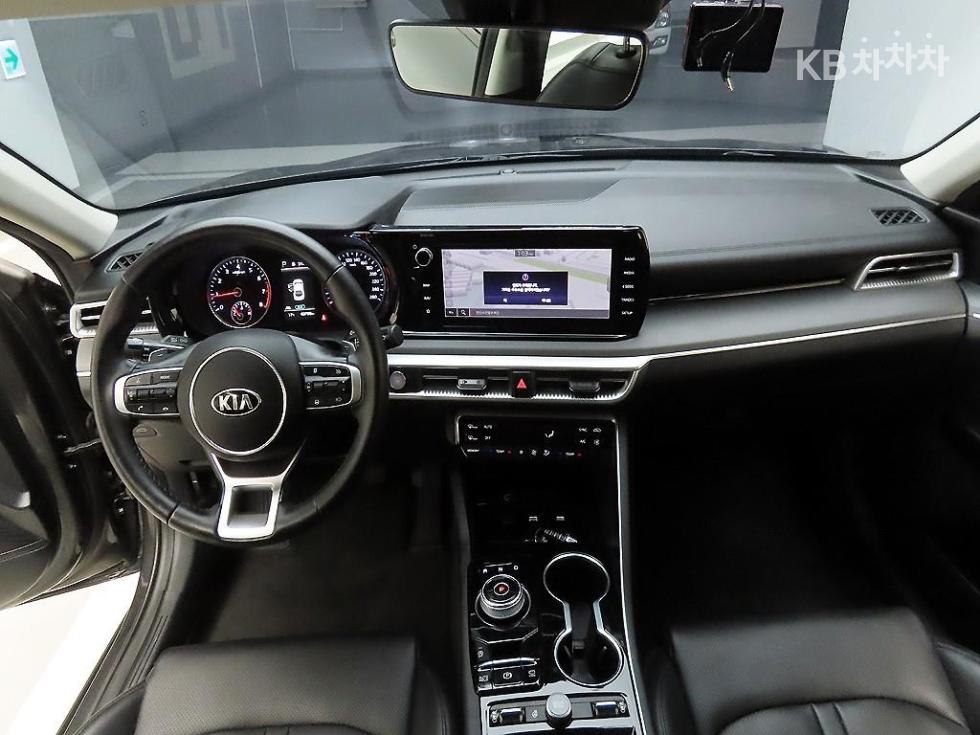 2021 - kia k5