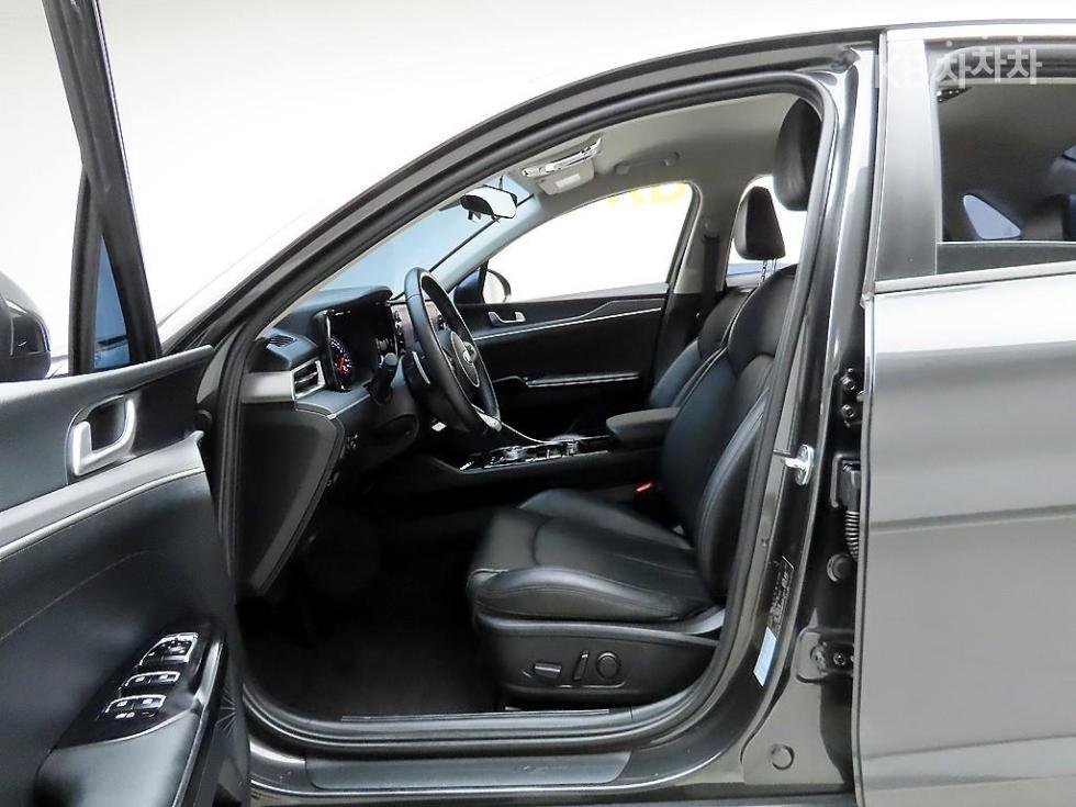 2021 - kia k5