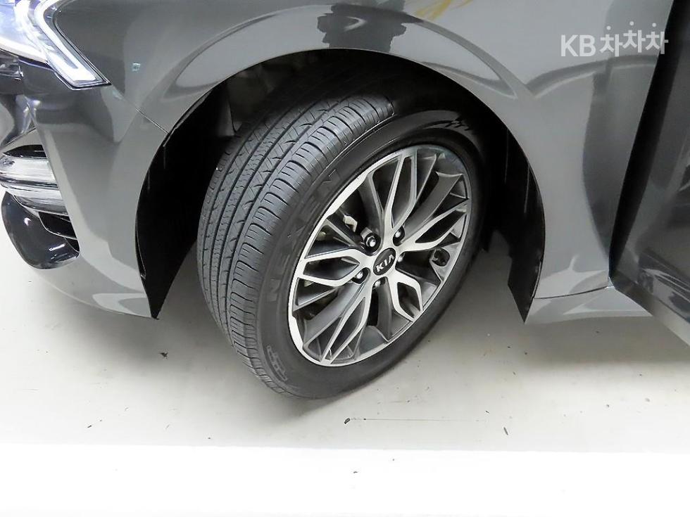 2021 - kia k5