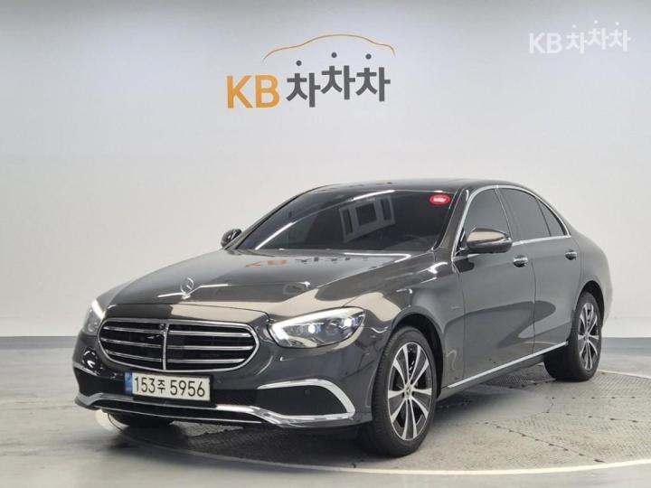 Mercedes-Benz E-Class W213 E300e 4MATIC Exclusive 2