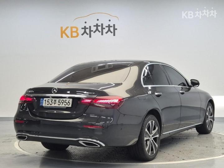 Mercedes-Benz E-Class W213 E300e 4MATIC Exclusive 4